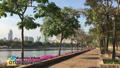 #2-Bangkok - Exploring Benjakiti Park Walkways And Water Views-1