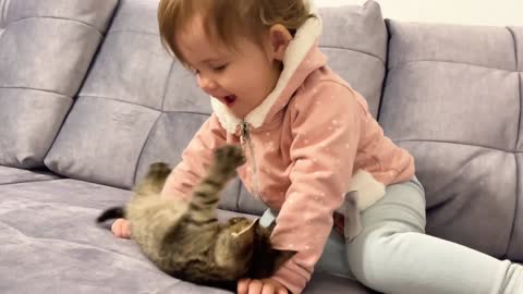 Baby play with baby kitten 😺