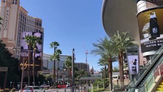 Fashion Show Mall Las Vegas Rainbow Staircase