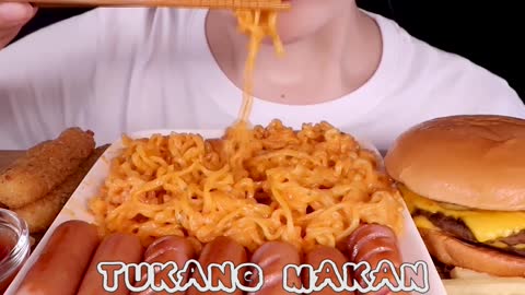 MUKBANG ROSE FIRE NOODLES, CHEESEBURGER, CHEESE STICK - ASMR