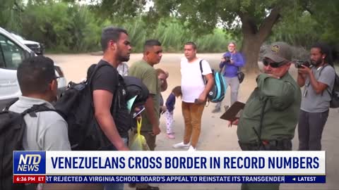 Venezuelans Cross Border in Record Numbers