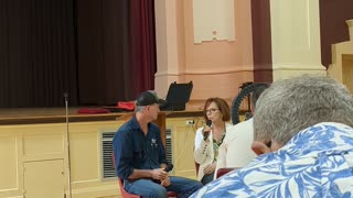 Wade speaking to Federal Nationals MP (Mallee) Dr Anne Webster at St Arnaud - 7/3/2024