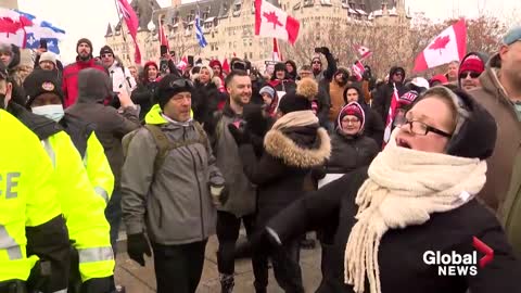 Protesters vow to protect National War Memorial in Ottawa after removal of fencing