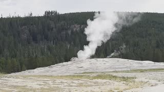 Yellowstone: Old Faithful Geyser Eruption