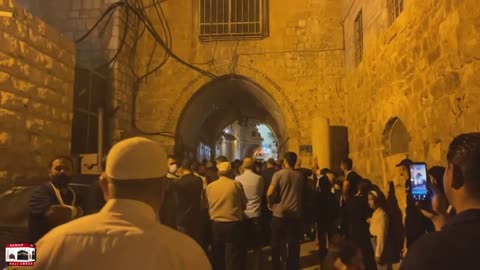 Palestine : Saturday Dec 16th Worshipers are entering Al-Aqsa Mosque for Fajar prayers