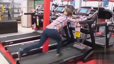 Best compilation of people walking on the treadmill. Really really funny.