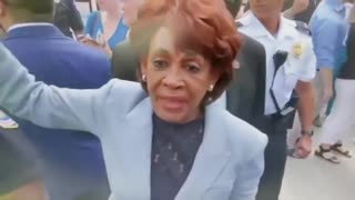 Maxine Waters Wants To "Defy" SCOTUS, Asks Leftists To Mobilize