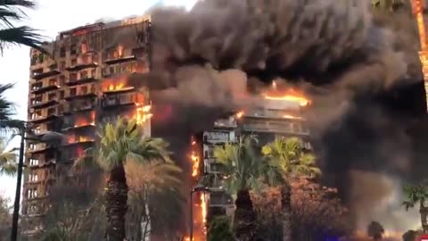 #BreakingNews: Fire Engulfs 14-Storey Apartment Building in Valencia, Spain