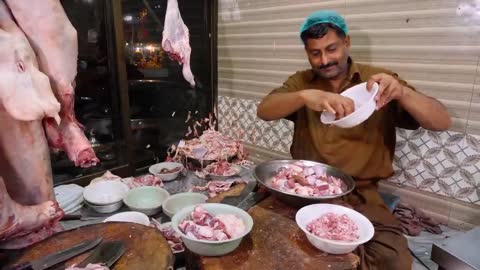 Pakistan Street Food at Night!! Vegans Won’t Survive Here-5