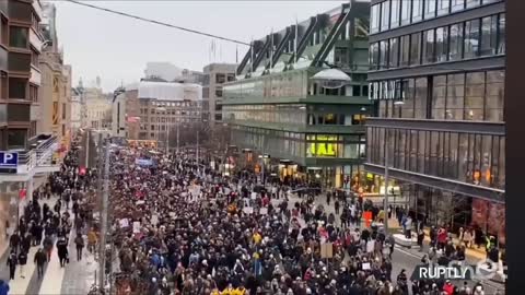 Thousands flood Stockholm streets in Unity against COVID restrictions