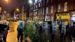 Anti-immigration protesters set bus ablaze in Dublin
