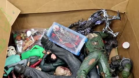 ~BOX FULL OF '##HORROR ACTION FIGURES! (2023)