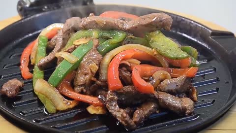 Sizzling pork with bell peppers