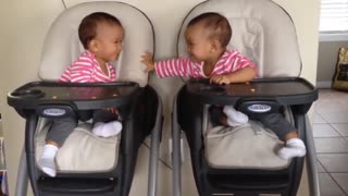 Twins Baby Cannot Stop Laugh