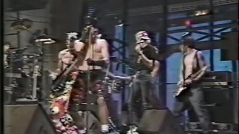 Red hot chilli peppers (RHCP) Higher Ground (David Letterman Show)