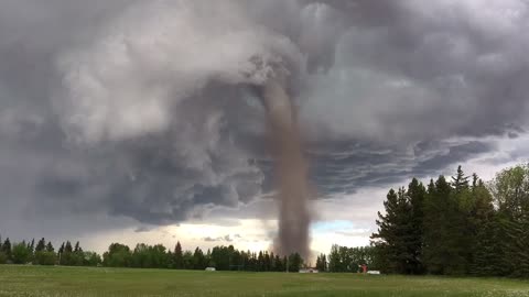 Incredible Time Lapse of Alberta Tornado