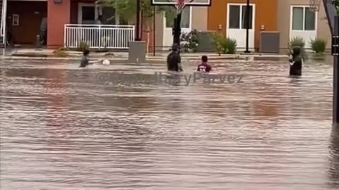 California -Basketball during Hurricane Hilary. 🤣