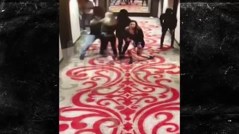 Kareem Hunt attacks a woman at a hotel in Cleveland