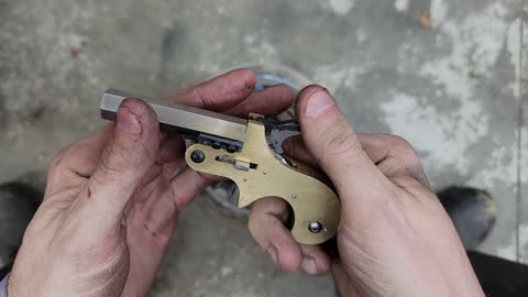 DIY Sheetmetal Derringers 22lr Homemade Guns v3 Latch and Extractor Functional !