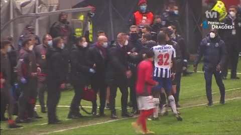 Discussão entre Sérgio Conceição e Carlos Carvalhal no final do jogo (SC Braga 1 x FC Porto 1)