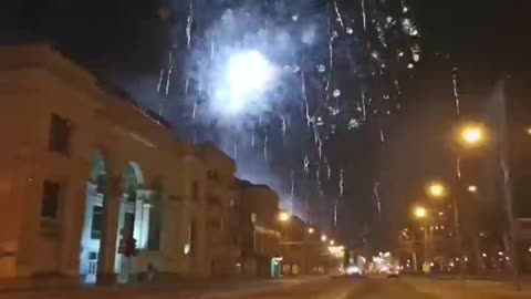 Fireworks and celebrating in Donbas after Putin recognized their sovereignty