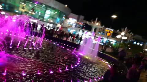 Insane Dancing Fountain Inside Park