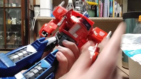 Soundwave versus Optimus Prime but it has the funny