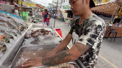 1 FOOT TIGER PRAWNS In Thailand - Thai Street Food 🇹🇭