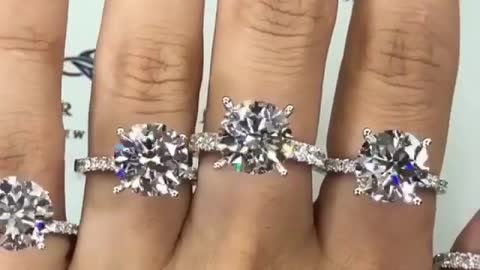 ring diamond in fingers