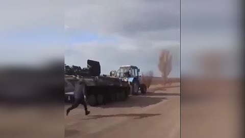Ukrainian gypsies quickly steal Russian IFV 😅