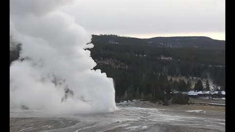 Old Faithful Geyser Goes Off Nov. 10, 2023 7:00 am