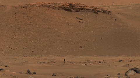 Mars rover spots its Spacecraft wreckage