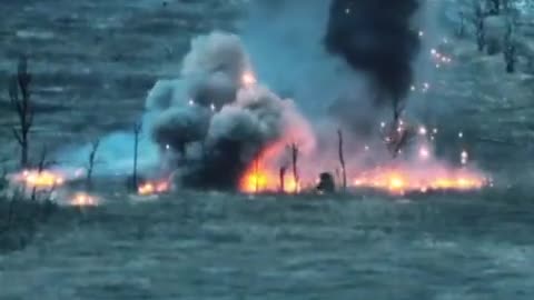 💥🇷🇺 Russia | Russian Tank Suffers Catastrophic Explosion | RCF