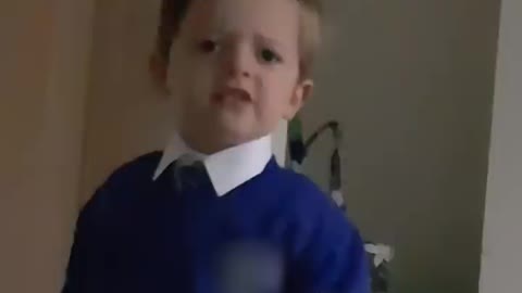 Little lad tells his dad he will upper cut Santa if he keeps him on the naughty list