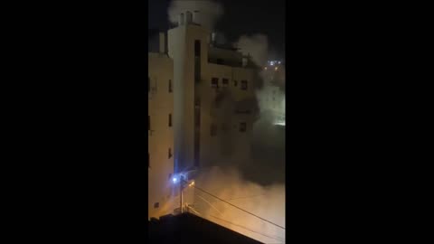 🚨WARNING: Israeli forces blow up the apartment of the prisoner Khaled Kharousha