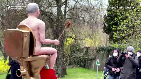 Czech protesters show naked Putin effigy in Prague