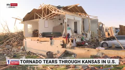 Tornado tears through parts of US state of Kansas