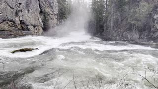 The Top Section of an EPIC White Water Rapids Section – Benham Falls – Deschutes River Trail – 4K