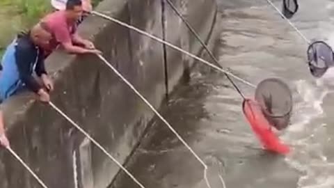 Amazing Video of Villagers Fishing In Flood