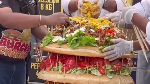 World biggest burger 100 Kg