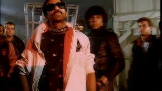 Michael Jackson - Beat It (Official Video)