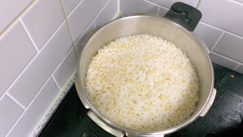 Brown rice with a pressure cooker