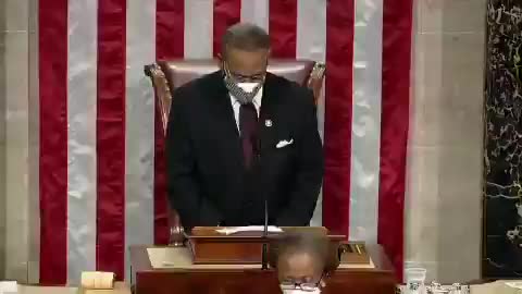 I kid you not. Opening the 117th congress “amen” and “awoman” end the prayer.