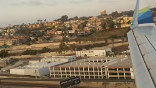 Plane Lands 🛩 at San Diego Airport