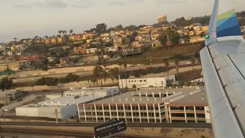 Plane Lands 🛩 at San Diego Airport