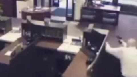Bank robber is welcomed with open firearms