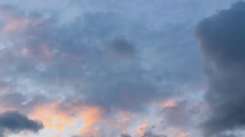 time-lapse-video-of-the-sky-with-clouds