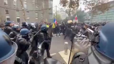 Paris, France: police use chemical weapons on vaccine passport protesters.