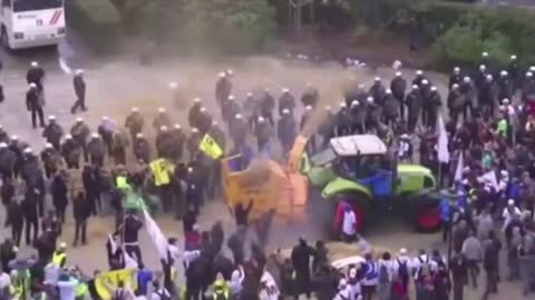 Belgium Farmers Rise Up In Protest!