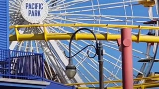 Man Claiming To Have A Bomb Climbs The Santa Monica Ferris Wheel